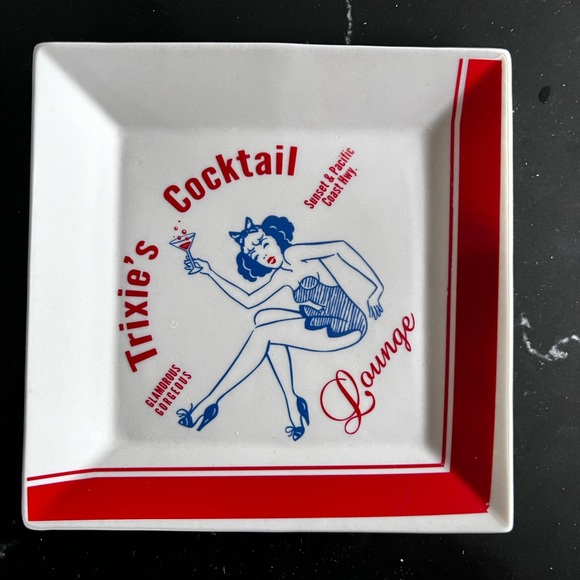 TRIXIE & MILO
TRIXIES COCKTAIL LOUNGE COASTER/COCKTAIL NAPKIN TRAY (HOLLYWOOD) - Picture 1 of 2
